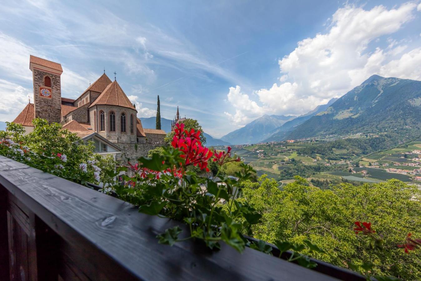 Hotel Schlosswirt Скена Экстерьер фото