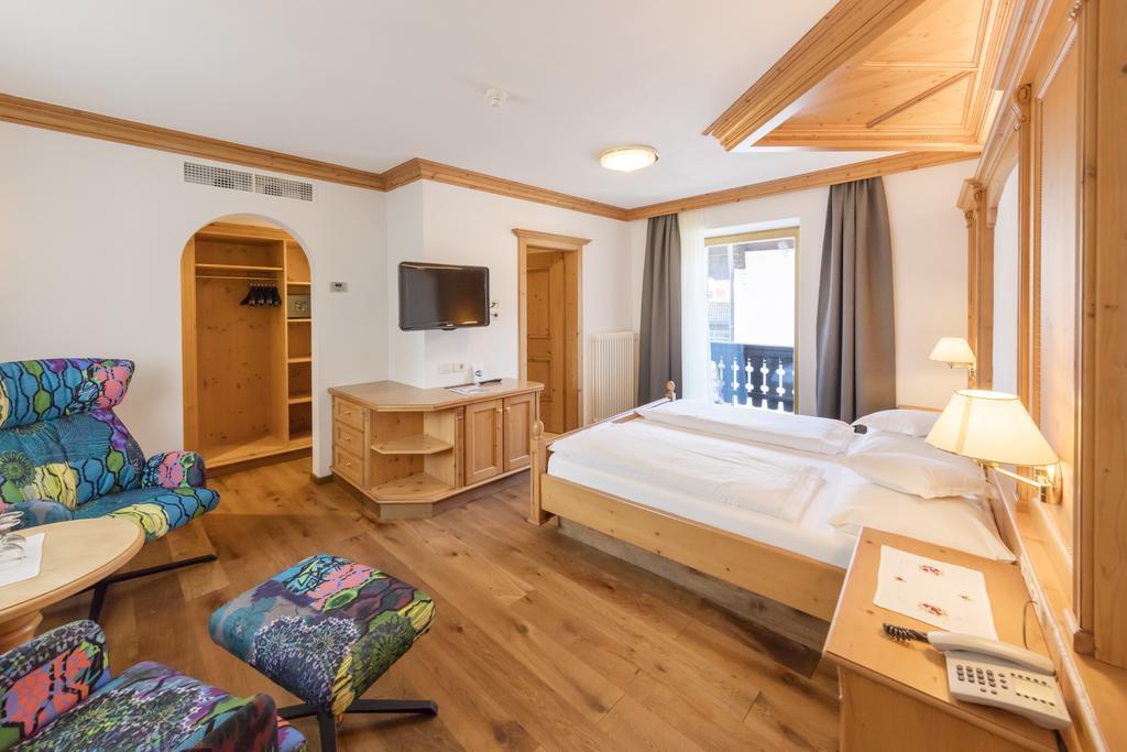 Hotel Schlosswirt Скена Экстерьер фото